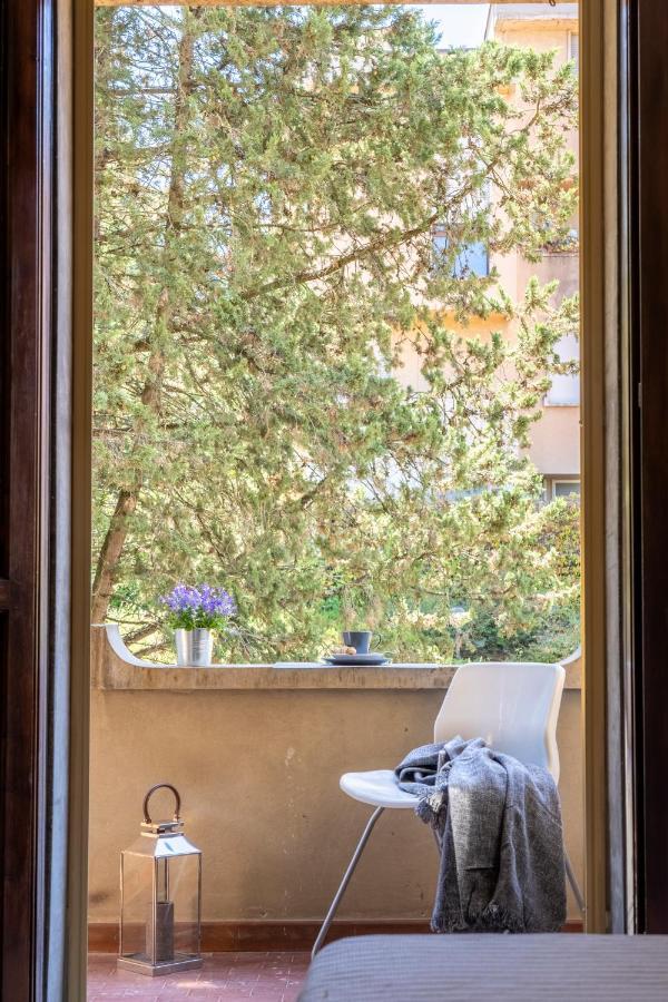 Cozy Roman Apartment With Parking Флоренция Экстерьер фото