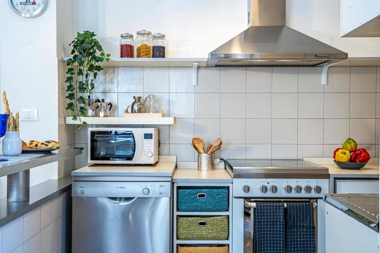 Cozy Roman Apartment With Parking Флоренция Экстерьер фото